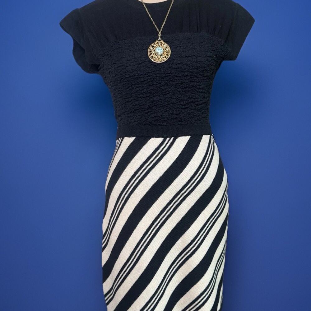 St John Knits Black White Diagonal Stripe Skirt | Quiet Luxury | USA | Vintage